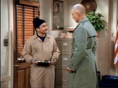 MAJOR_DAD_-_E3X15_THREES_A_CROWD_173.jpg