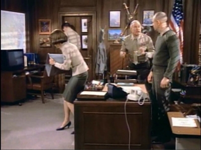MAJOR_DAD_-_E3X15_THREES_A_CROWD_324.jpg