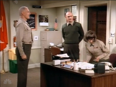 MAJOR_DAD_-_E3X19_WHEN_GUNNY_TALKS_042.jpg