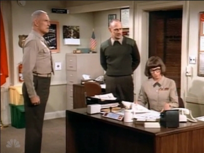 MAJOR_DAD_-_E3X19_WHEN_GUNNY_TALKS_045.jpg