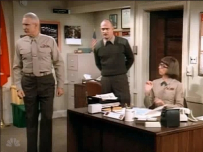 MAJOR_DAD_-_E3X19_WHEN_GUNNY_TALKS_046.jpg
