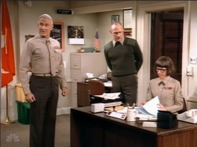 MAJOR_DAD_-_E3X19_WHEN_GUNNY_TALKS_049.jpg