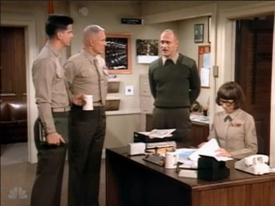 MAJOR_DAD_-_E3X19_WHEN_GUNNY_TALKS_112.jpg