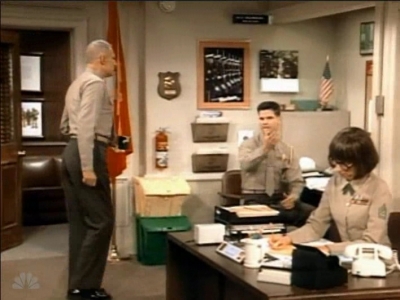 MAJOR_DAD_-_E3X19_WHEN_GUNNY_TALKS_302.jpg