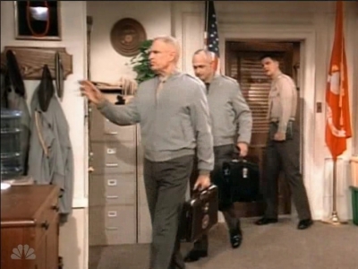 MAJOR_DAD_-_E3X19_WHEN_GUNNY_TALKS_379.jpg
