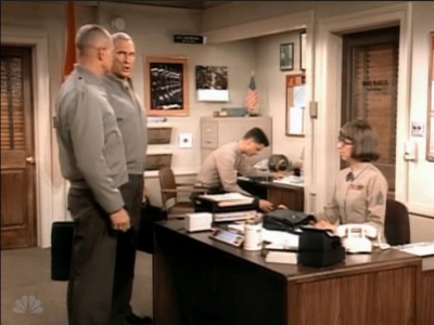 MAJOR_DAD_-_E3X19_WHEN_GUNNY_TALKS_430.jpg