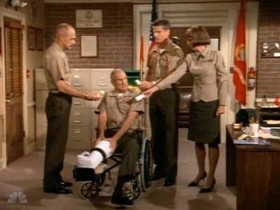 MAJOR_DAD_-_E4X01_THE_PEOPLES_CHOICE_PT_1_057.jpg