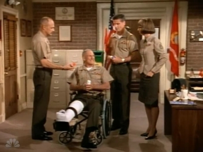MAJOR_DAD_-_E4X01_THE_PEOPLES_CHOICE_PT_1_061.jpg