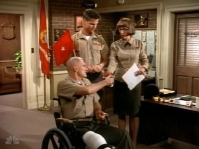 MAJOR_DAD_-_E4X01_THE_PEOPLES_CHOICE_PT_1_073.jpg