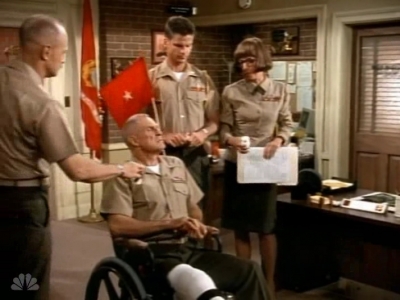MAJOR_DAD_-_E4X01_THE_PEOPLES_CHOICE_PT_1_075.jpg