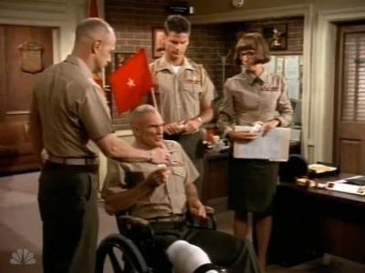 MAJOR_DAD_-_E4X01_THE_PEOPLES_CHOICE_PT_1_078.jpg