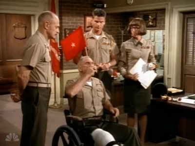 MAJOR_DAD_-_E4X01_THE_PEOPLES_CHOICE_PT_1_086.jpg