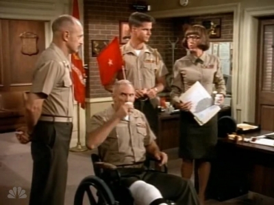 MAJOR_DAD_-_E4X01_THE_PEOPLES_CHOICE_PT_1_088.jpg