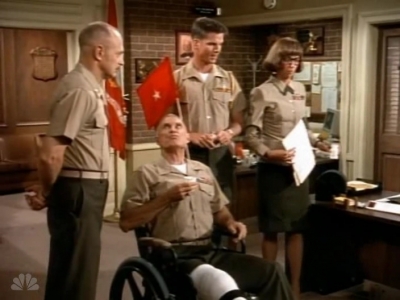 MAJOR_DAD_-_E4X01_THE_PEOPLES_CHOICE_PT_1_090.jpg