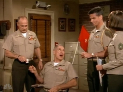 MAJOR_DAD_-_E4X01_THE_PEOPLES_CHOICE_PT_1_099.jpg