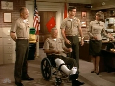 MAJOR_DAD_-_E4X01_THE_PEOPLES_CHOICE_PT_1_192.jpg
