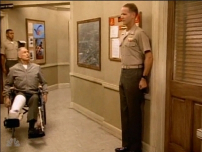 MAJOR_DAD_-_E4X03_HERES_LOOKING_AT_YOU_POL_046.jpg