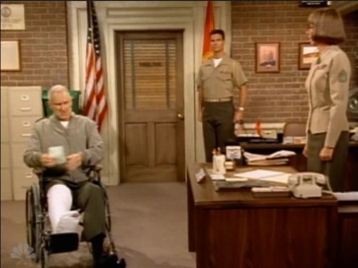 MAJOR_DAD_-_E4X03_HERES_LOOKING_AT_YOU_POL_072.jpg
