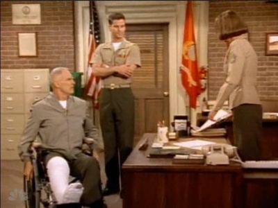 MAJOR_DAD_-_E4X03_HERES_LOOKING_AT_YOU_POL_138.jpg