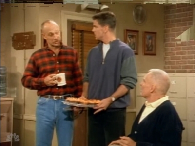 MAJOR_DAD_-_E4X05_THERES_NO_PLACE_LIKE_FARLOW_037.jpg
