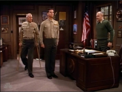MAJOR_DAD_-_E4X09_BLUE_TENANT_HOLOWACHUCK_225.jpg