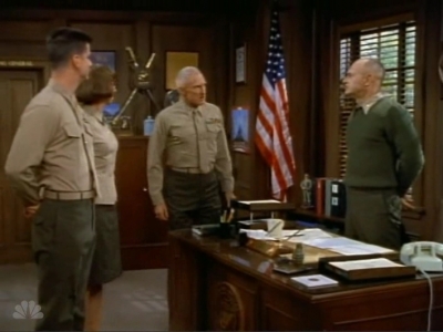 MAJOR_DAD_-_E4X12_ILL_BE_SEEING_YOU_013.jpg