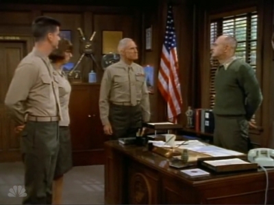 MAJOR_DAD_-_E4X12_ILL_BE_SEEING_YOU_018.jpg