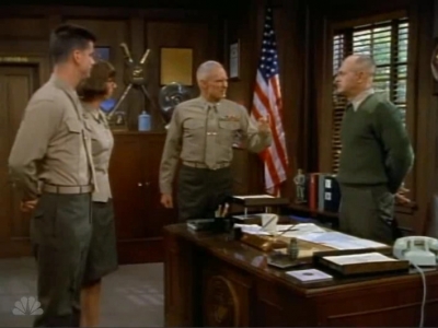 MAJOR_DAD_-_E4X12_ILL_BE_SEEING_YOU_025.jpg
