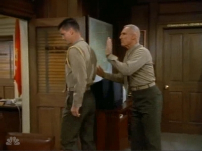 MAJOR_DAD_-_E4X12_ILL_BE_SEEING_YOU_041.jpg