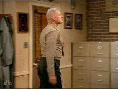MAJOR_DAD_-_E4X14_PIANO_LESSON_007.jpg