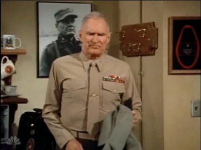 MAJOR_DAD_-_E4X15_COME_RAIN_OR_COME_SHINE_009.jpg