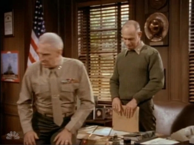 MAJOR_DAD_-_E4X18_THE_SMELL_OF_GREASE_PAINT_184.jpg