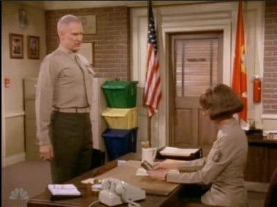 MAJOR_DAD_-_E4X19_GUNNY_GETS_ROBBED_010.jpg