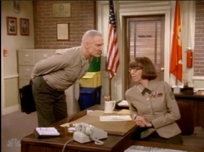 MAJOR_DAD_-_E4X19_GUNNY_GETS_ROBBED_028.jpg