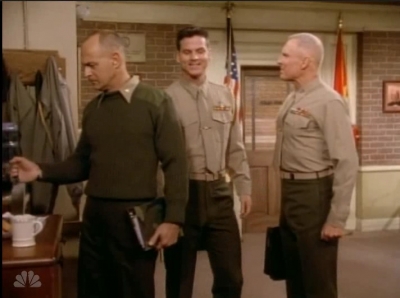 MAJOR_DAD_-_E4X19_GUNNY_GETS_ROBBED_033.jpg