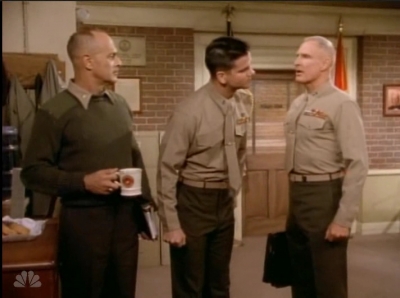 MAJOR_DAD_-_E4X19_GUNNY_GETS_ROBBED_038.jpg