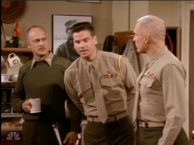 MAJOR_DAD_-_E4X19_GUNNY_GETS_ROBBED_040.jpg