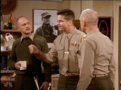 MAJOR_DAD_-_E4X19_GUNNY_GETS_ROBBED_044.jpg