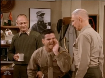 MAJOR_DAD_-_E4X19_GUNNY_GETS_ROBBED_057.jpg