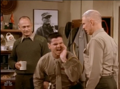 MAJOR_DAD_-_E4X19_GUNNY_GETS_ROBBED_059.jpg