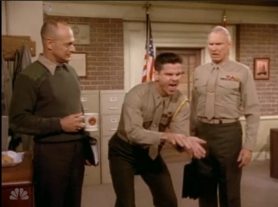 MAJOR_DAD_-_E4X19_GUNNY_GETS_ROBBED_061.jpg