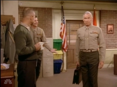MAJOR_DAD_-_E4X19_GUNNY_GETS_ROBBED_066.jpg