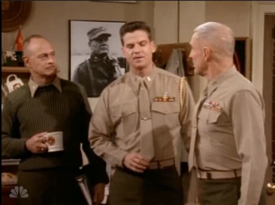 MAJOR_DAD_-_E4X19_GUNNY_GETS_ROBBED_068.jpg