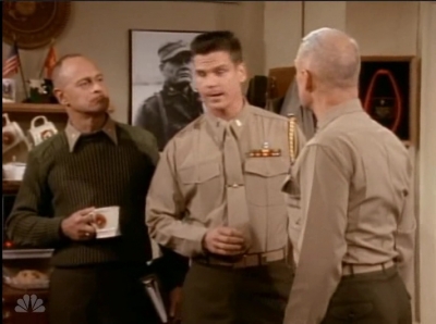 MAJOR_DAD_-_E4X19_GUNNY_GETS_ROBBED_070.jpg