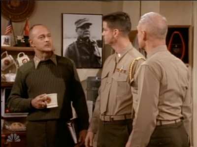 MAJOR_DAD_-_E4X19_GUNNY_GETS_ROBBED_074.jpg