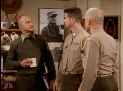 MAJOR_DAD_-_E4X19_GUNNY_GETS_ROBBED_076.jpg