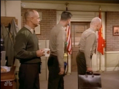 MAJOR_DAD_-_E4X19_GUNNY_GETS_ROBBED_080.jpg