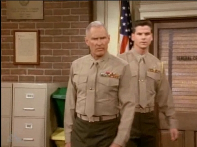 MAJOR_DAD_-_E4X19_GUNNY_GETS_ROBBED_082.jpg