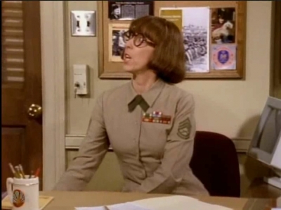 MAJOR_DAD_-_E4X19_GUNNY_GETS_ROBBED_086.jpg
