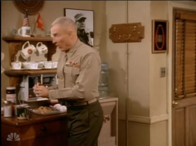 MAJOR_DAD_-_E4X19_GUNNY_GETS_ROBBED_109.jpg